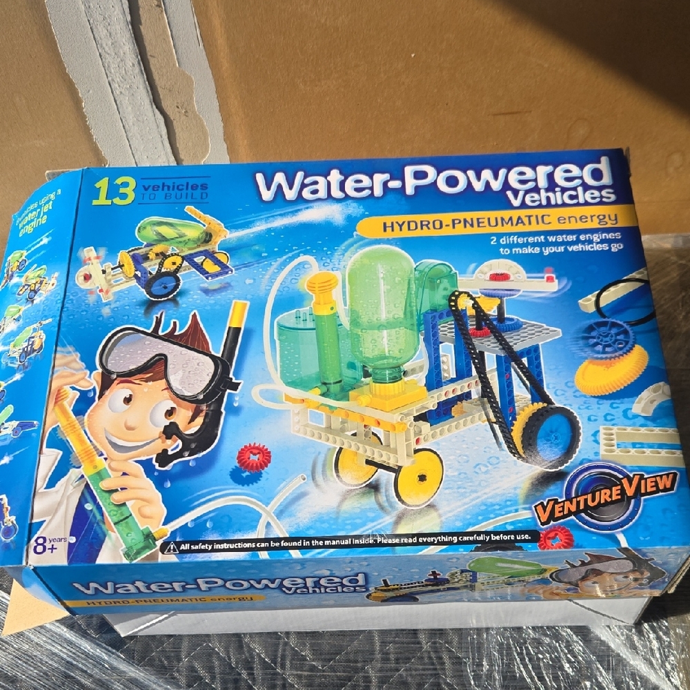 Hydro-Pneumatic Vehicle Building Set - Green and Yellow